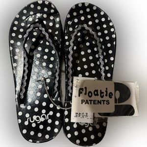 NWT RARE Y2K SUGAR Floatie Shoes black polka dot patent strap flip flops sz: 9